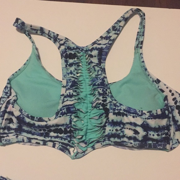 Cute swim suit!! - Picture 4 of 8